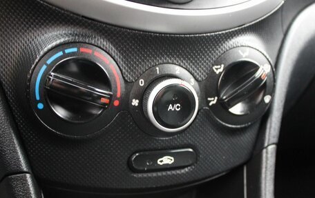 Hyundai Solaris II рестайлинг, 2013 год, 669 000 рублей, 11 фотография