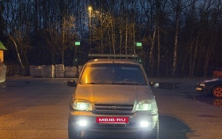 Chevrolet Niva I рестайлинг, 2004 год, 230 000 рублей, 2 фотография