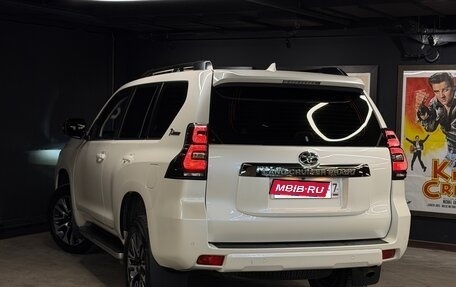 Toyota Land Cruiser Prado 150 рестайлинг 2, 2021 год, 8 200 000 рублей, 12 фотография