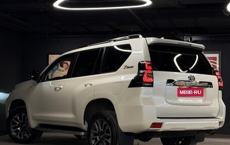 Toyota Land Cruiser Prado 150 рестайлинг 2, 2021 год, 8 200 000 рублей, 13 фотография