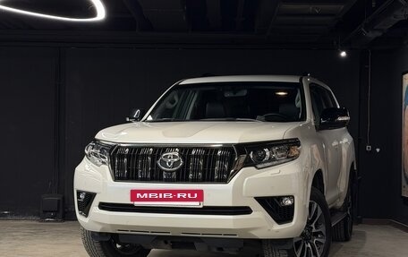 Toyota Land Cruiser Prado 150 рестайлинг 2, 2021 год, 8 200 000 рублей, 2 фотография