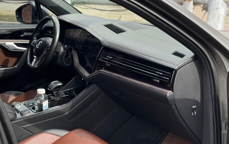 Volkswagen Touareg III, 2020 год, 4 800 000 рублей, 13 фотография