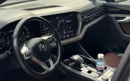 Volkswagen Touareg III, 2020 год, 4 800 000 рублей, 10 фотография