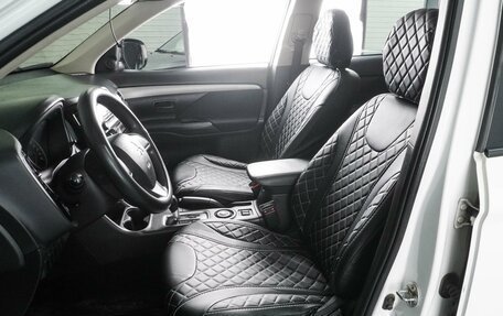 Mitsubishi Outlander III рестайлинг 3, 2013 год, 1 184 000 рублей, 10 фотография