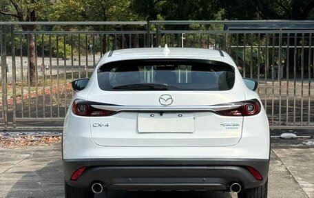 Mazda CX-4, 2022 год, 2 000 000 рублей, 8 фотография