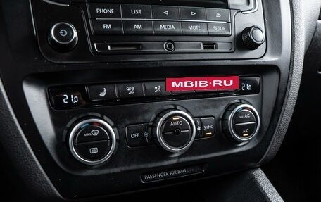 Volkswagen Jetta VI, 2013 год, 990 000 рублей, 14 фотография