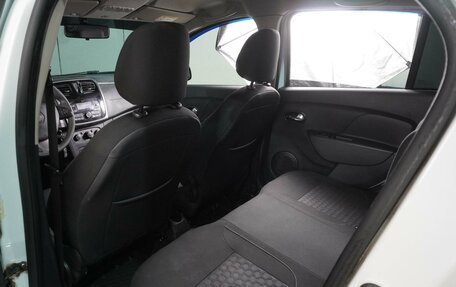 Renault Logan II, 2017 год, 859 000 рублей, 11 фотография