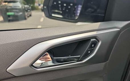 Volkswagen T-Cross I, 2023 год, 1 690 000 рублей, 13 фотография