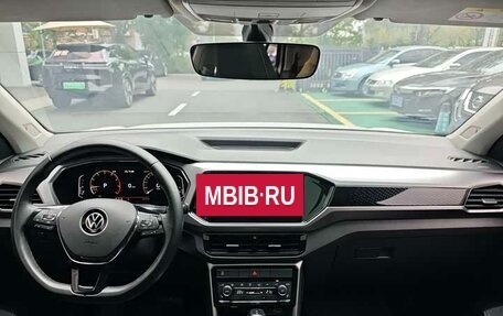 Volkswagen T-Cross I, 2023 год, 1 690 000 рублей, 8 фотография