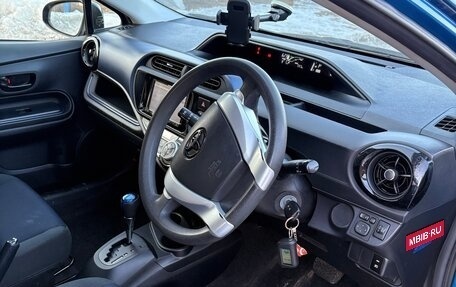 Toyota Aqua I, 2016 год, 930 000 рублей, 10 фотография