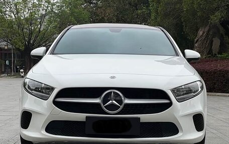 Mercedes-Benz A-Класс, 2022 год, 1 950 000 рублей, 2 фотография