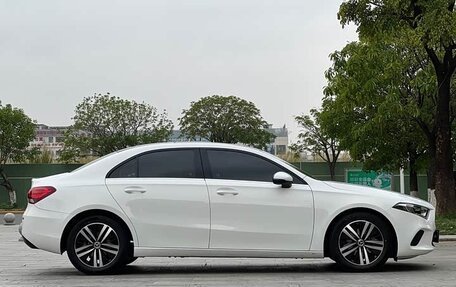 Mercedes-Benz A-Класс, 2022 год, 1 950 000 рублей, 4 фотография