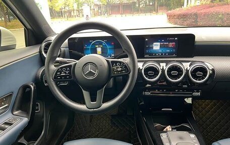 Mercedes-Benz A-Класс, 2022 год, 1 950 000 рублей, 9 фотография
