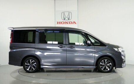 Honda Stepwgn, 2022 год, 2 285 000 рублей, 6 фотография