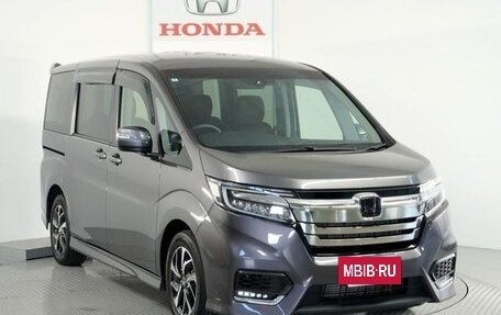 Honda Stepwgn, 2022 год, 2 285 000 рублей, 3 фотография
