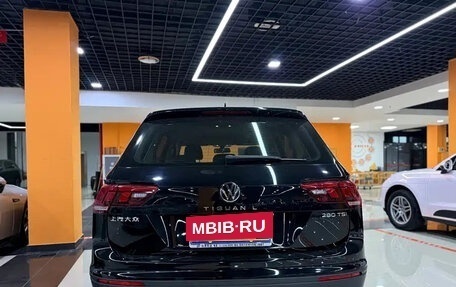 Volkswagen Tiguan II, 2021 год, 1 570 000 рублей, 5 фотография
