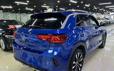 Volkswagen T-Roc I, 2020 год, 1 490 000 рублей, 2 фотография