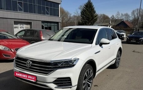 Volkswagen Touareg III, 2018 год, 4 799 999 рублей, 2 фотография