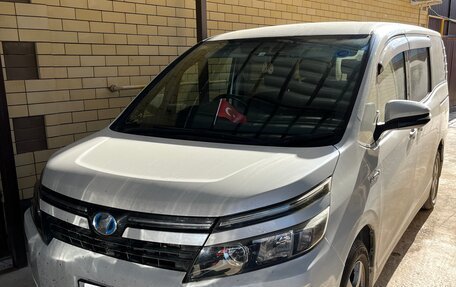 Toyota Voxy III, 2014 год, 1 550 000 рублей, 3 фотография