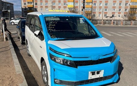 Toyota Voxy III, 2014 год, 1 550 000 рублей, 4 фотография