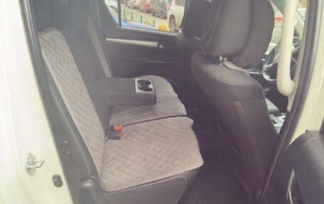 Toyota Hilux VIII, 2019 год, 3 100 000 рублей, 9 фотография
