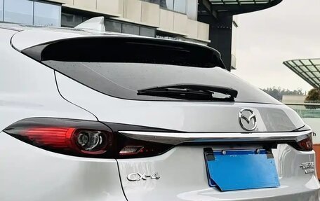 Mazda CX-4, 2022 год, 1 998 000 рублей, 7 фотография