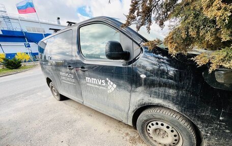 Peugeot Traveller I, 2019 год, 1 500 000 рублей, 5 фотография