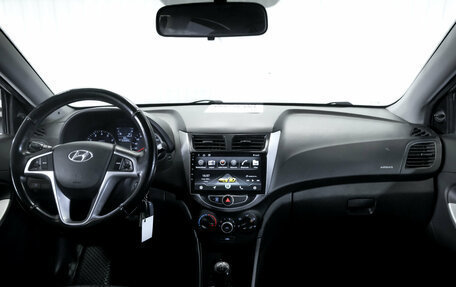 Hyundai Solaris II рестайлинг, 2012 год, 750 000 рублей, 13 фотография