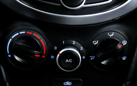 Hyundai Solaris II рестайлинг, 2012 год, 750 000 рублей, 19 фотография