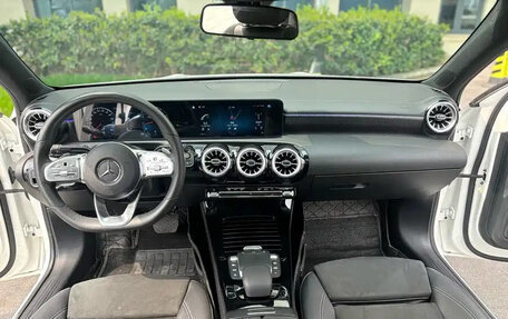 Mercedes-Benz A-Класс, 2021 год, 1 450 000 рублей, 8 фотография