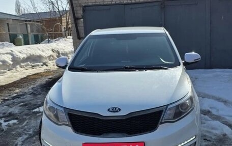 KIA Rio III рестайлинг, 2015 год, 1 100 000 рублей, 2 фотография
