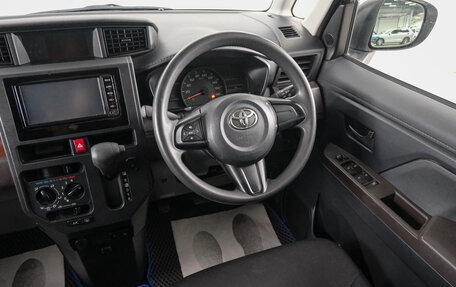 Toyota Tank I, 2017 год, 899 000 рублей, 10 фотография