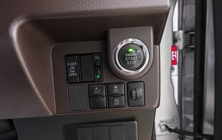 Toyota Tank I, 2017 год, 899 000 рублей, 18 фотография