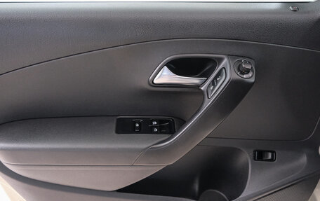 Volkswagen Polo VI (EU Market), 2011 год, 699 000 рублей, 20 фотография