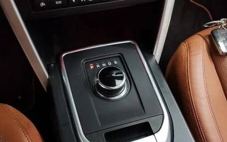 Land Rover Discovery Sport I рестайлинг, 2018 год, 1 950 001 рублей, 15 фотография