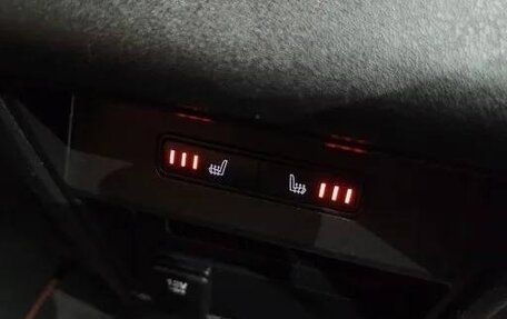 Land Rover Discovery Sport I рестайлинг, 2018 год, 1 950 001 рублей, 11 фотография