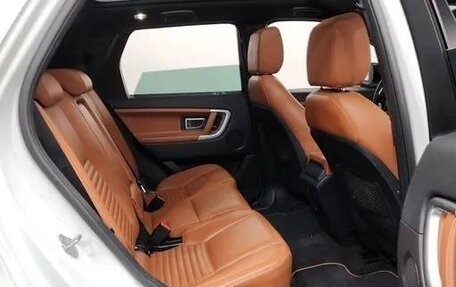 Land Rover Discovery Sport I рестайлинг, 2018 год, 1 950 001 рублей, 10 фотография