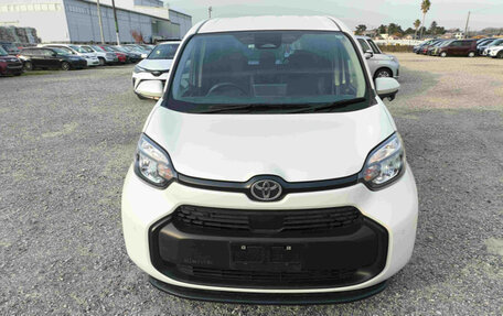 Toyota Sienta, 2022 год, 1 600 000 рублей, 1 фотография