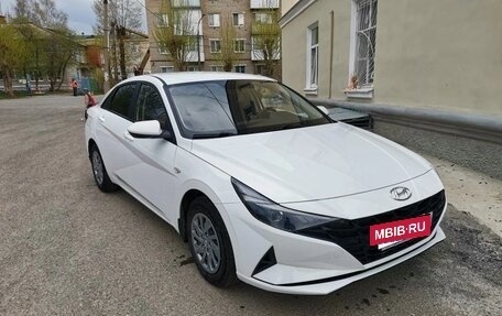 Hyundai Elantra VI рестайлинг, 2020 год, 1 650 000 рублей, 4 фотография