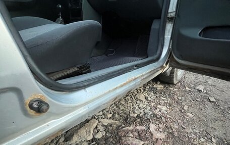 Daewoo Nexia I рестайлинг, 2001 год, 115 000 рублей, 24 фотография