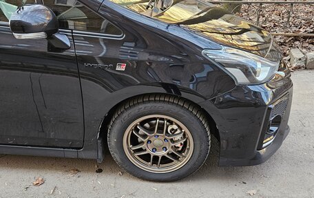 Toyota Prius Alpha I (ZVW40/41), 2018 год, 1 800 000 рублей, 5 фотография