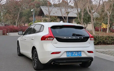 Volvo V40 II рестайлинг, 2018 год, 1 380 000 рублей, 6 фотография