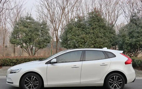 Volvo V40 II рестайлинг, 2018 год, 1 380 000 рублей, 8 фотография