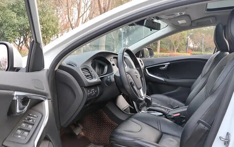 Volvo V40 II рестайлинг, 2018 год, 1 380 000 рублей, 14 фотография