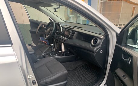 Toyota RAV4, 2016 год, 1 680 000 рублей, 10 фотография