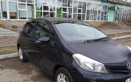 Toyota Vitz, 2013 год, 750 000 рублей, 2 фотография