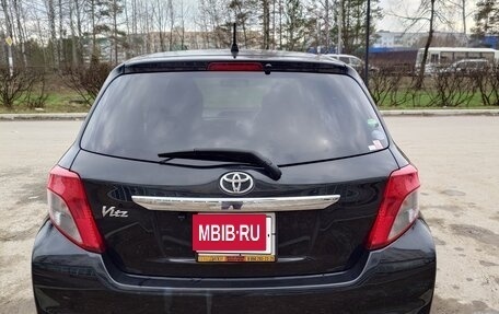 Toyota Vitz, 2013 год, 750 000 рублей, 4 фотография