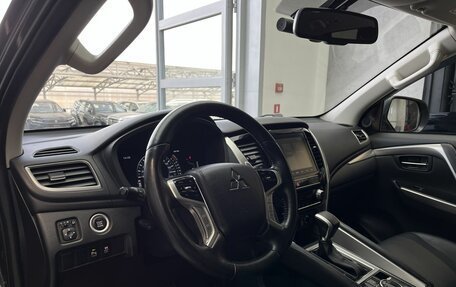 Mitsubishi Pajero Sport III рестайлинг, 2021 год, 4 235 000 рублей, 7 фотография