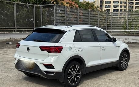 Volkswagen T-Roc I, 2022 год, 1 620 000 рублей, 4 фотография