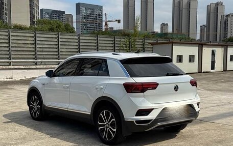 Volkswagen T-Roc I, 2022 год, 1 620 000 рублей, 6 фотография